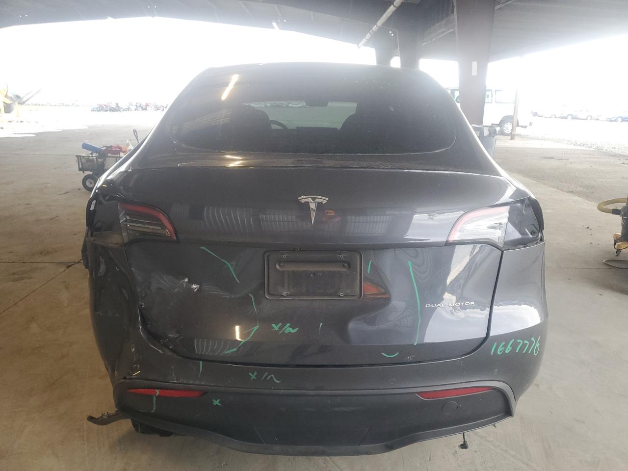 2022 Tesla Model Y VIN: 7SAYGDEE8NF427786 Lot: 92304385