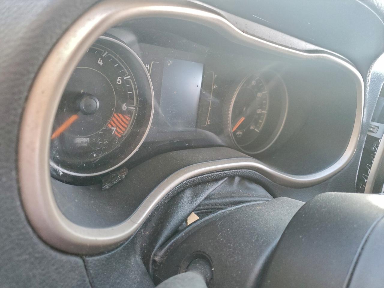 2015 Jeep Cherokee Latitude VIN: 1C4PJLCB8FW722266 Lot: 94273065