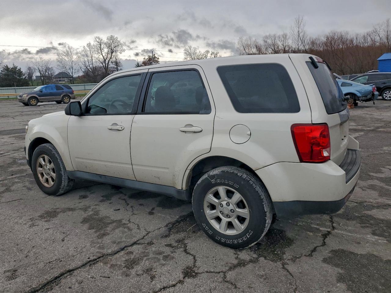 2011 Mazda Tribute I VIN: 4F2CY0C76BKM04927 Lot: 93953985