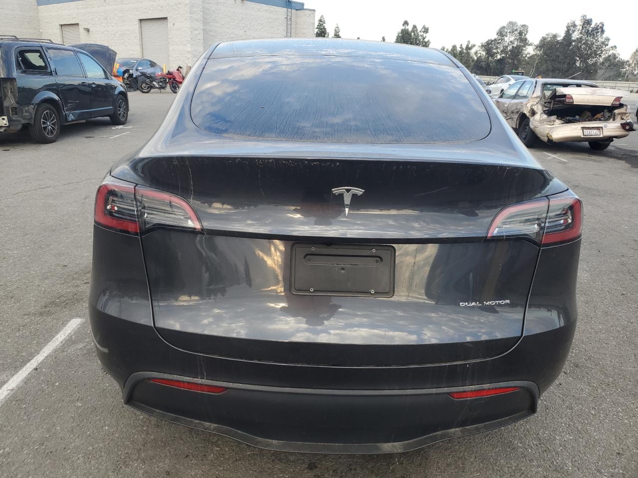 2024 Tesla Model Y VIN: 7SAYGDEE3RA224274 Lot: 92181925