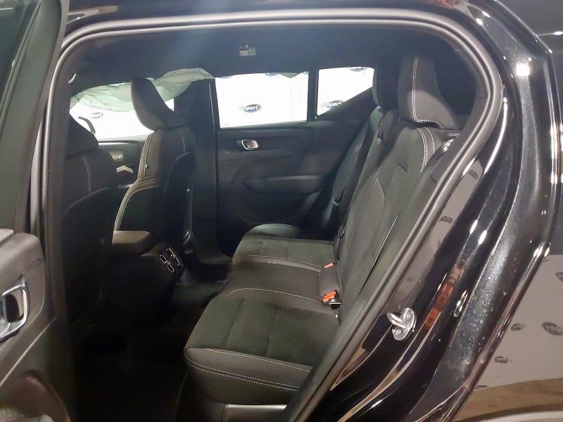 2025 VOLVO XC40 2.0 B4P PLUS BLACK EDITION 5DR AUTO