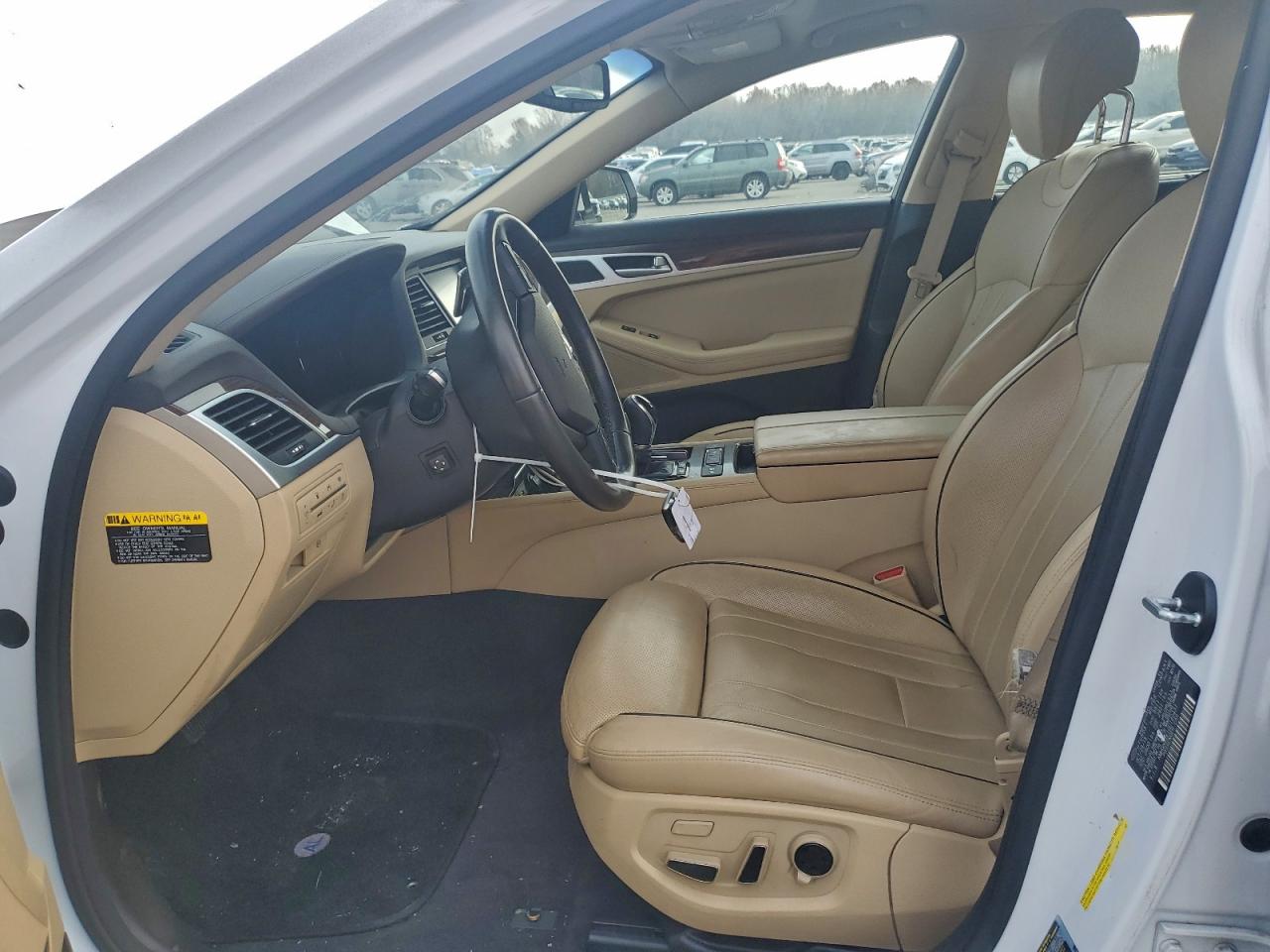 2016 Hyundai Genesis 3.8L VIN: KMHGN4JE1GU140431 Lot: 92532015