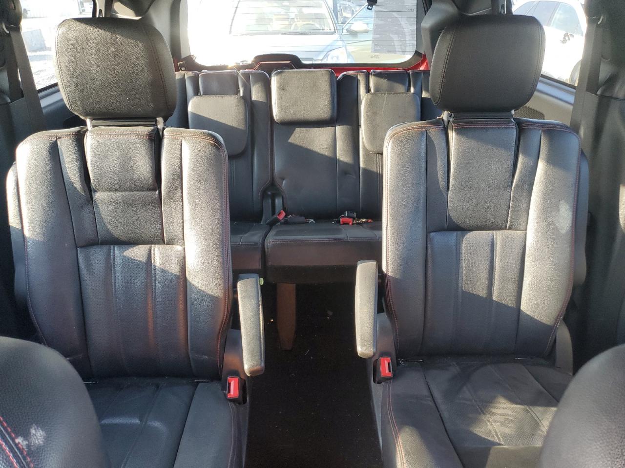 2016 Dodge Grand Caravan R/T VIN: 2C4RDGEG5GR217246 Lot: 92128595