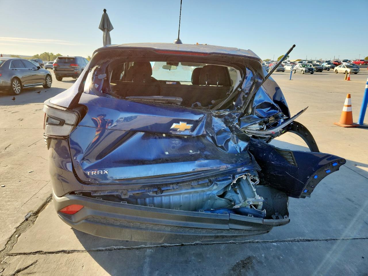 2024 Chevrolet Trax Ls VIN: KL77LFE2XRC110615 Lot: 92482365