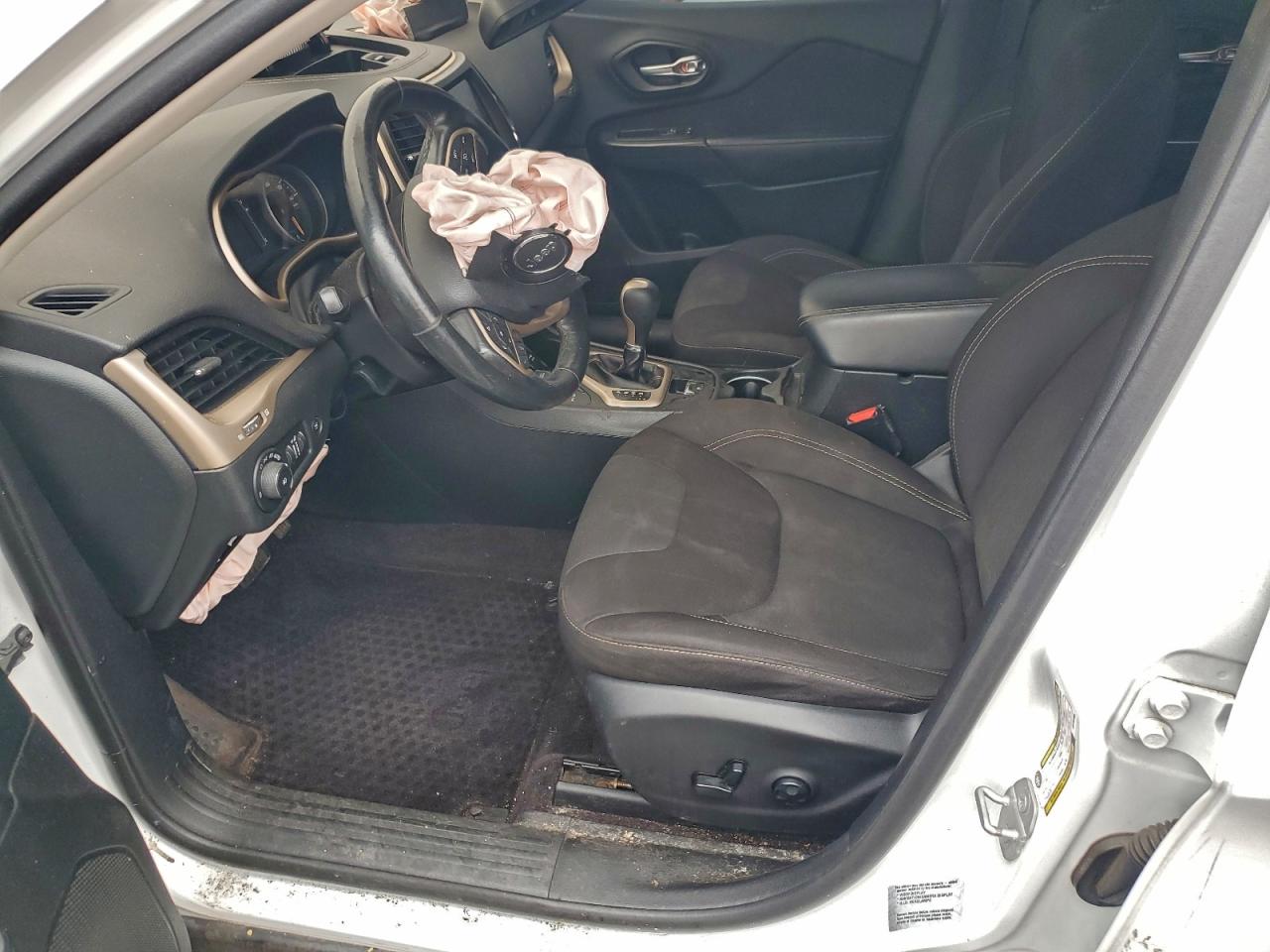 2016 Jeep Cherokee Latitude VIN: 1C4PJMCB0GW199154 Lot: 94058885