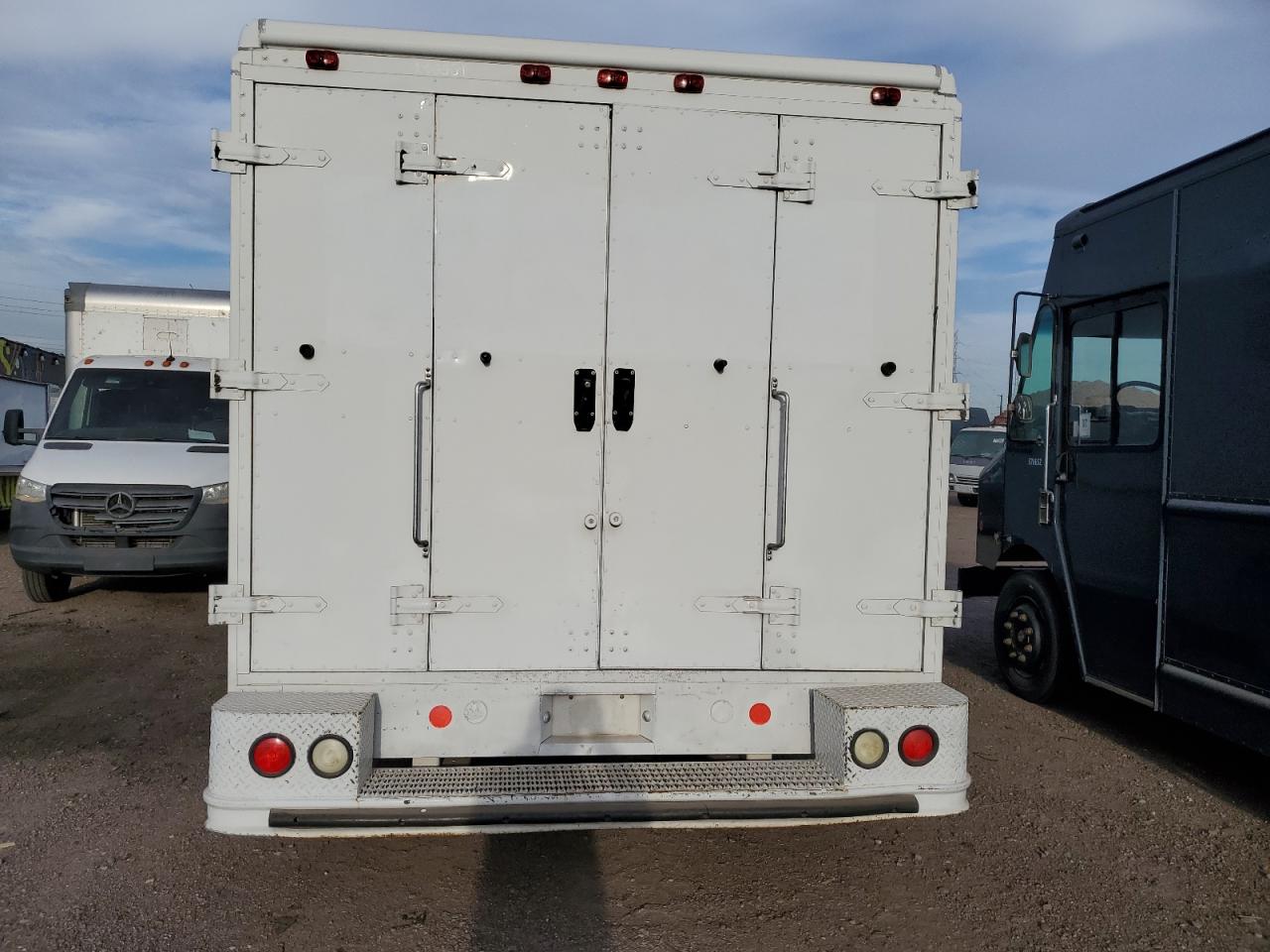 2003 Ford E450 Delivery Van VIN: 1FCLE49L53HA41958 Lot: 89731425