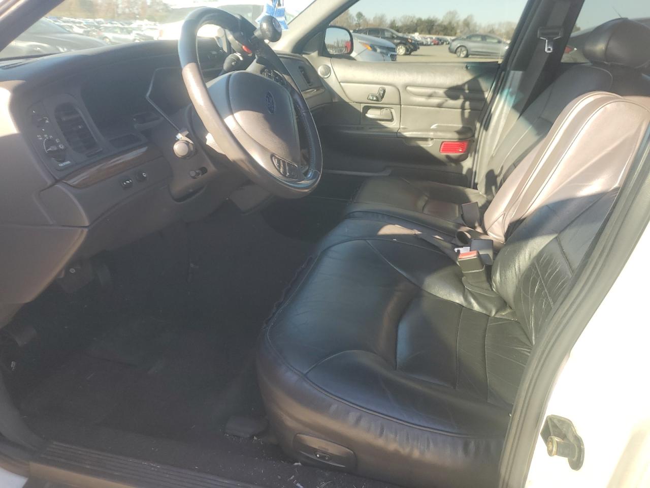 2002 Ford Crown Victoria Lx VIN: 2FAFP74W32X152216 Lot: 92315685