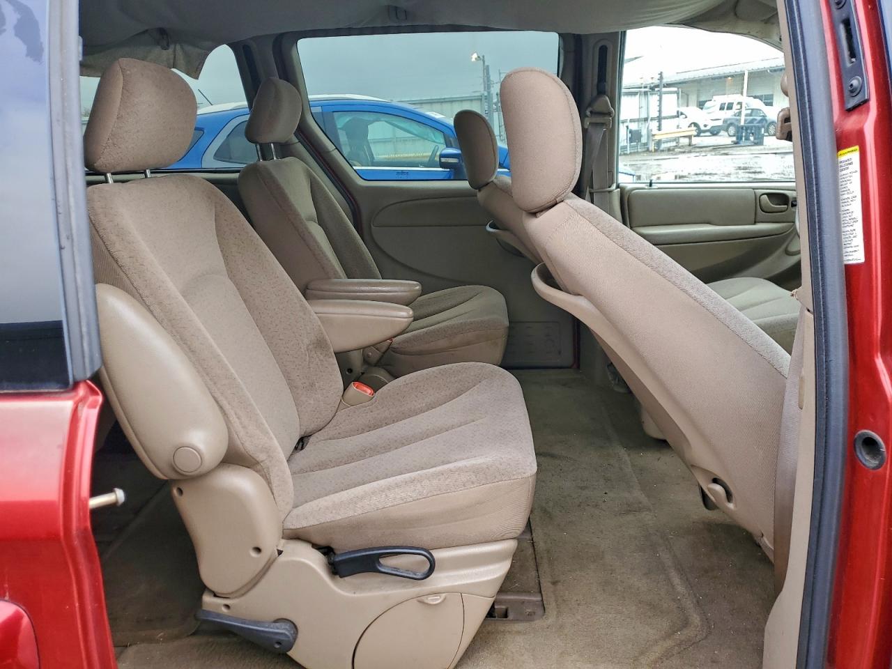 2002 Chrysler Town & Country Lx VIN: 2C4GP44382R697979 Lot: 93934765