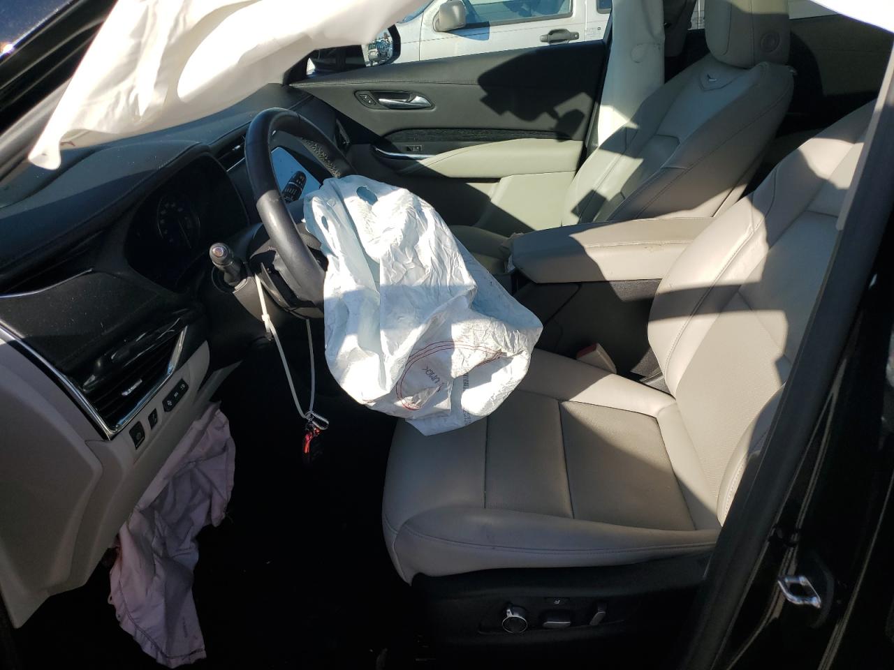 2023 Cadillac Xt4 Premium Luxury VIN: 1GYFZCR4XPF158841 Lot: 90874845