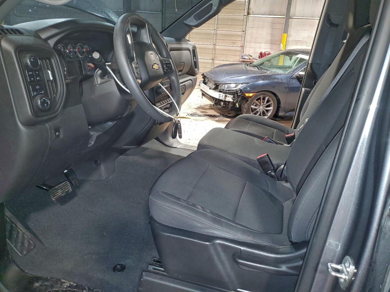 2021 Chevrolet Silverado K1500 Custom VIN: 3GCPYBEK8MG374628 Lot: 93759525