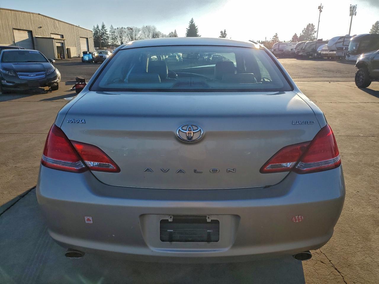 2005 Toyota Avalon Xl VIN: 4T1BK36B25U001272 Lot: 93780875