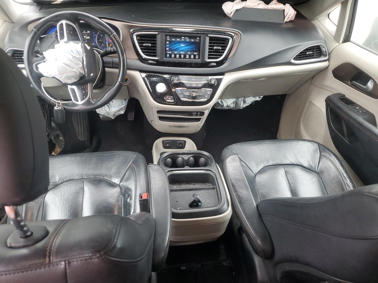 2018 Chrysler Pacifica Touring L VIN: 2C4RC1BG1JR119892 Lot: 91607835