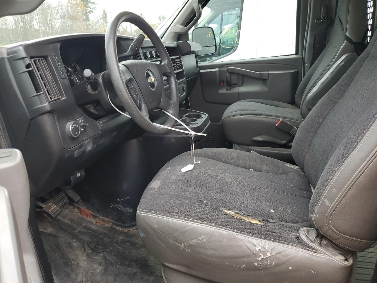 2018 Chevrolet Express 2500 Delivery Van VIN: 1GCWGAFG4J1907426 Lot: 90027015