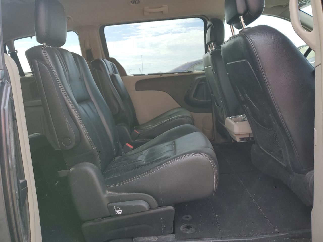 2013 Chrysler Town & Country Touring L VIN: 2C4RC1CG8DR796523 Lot: 92209245