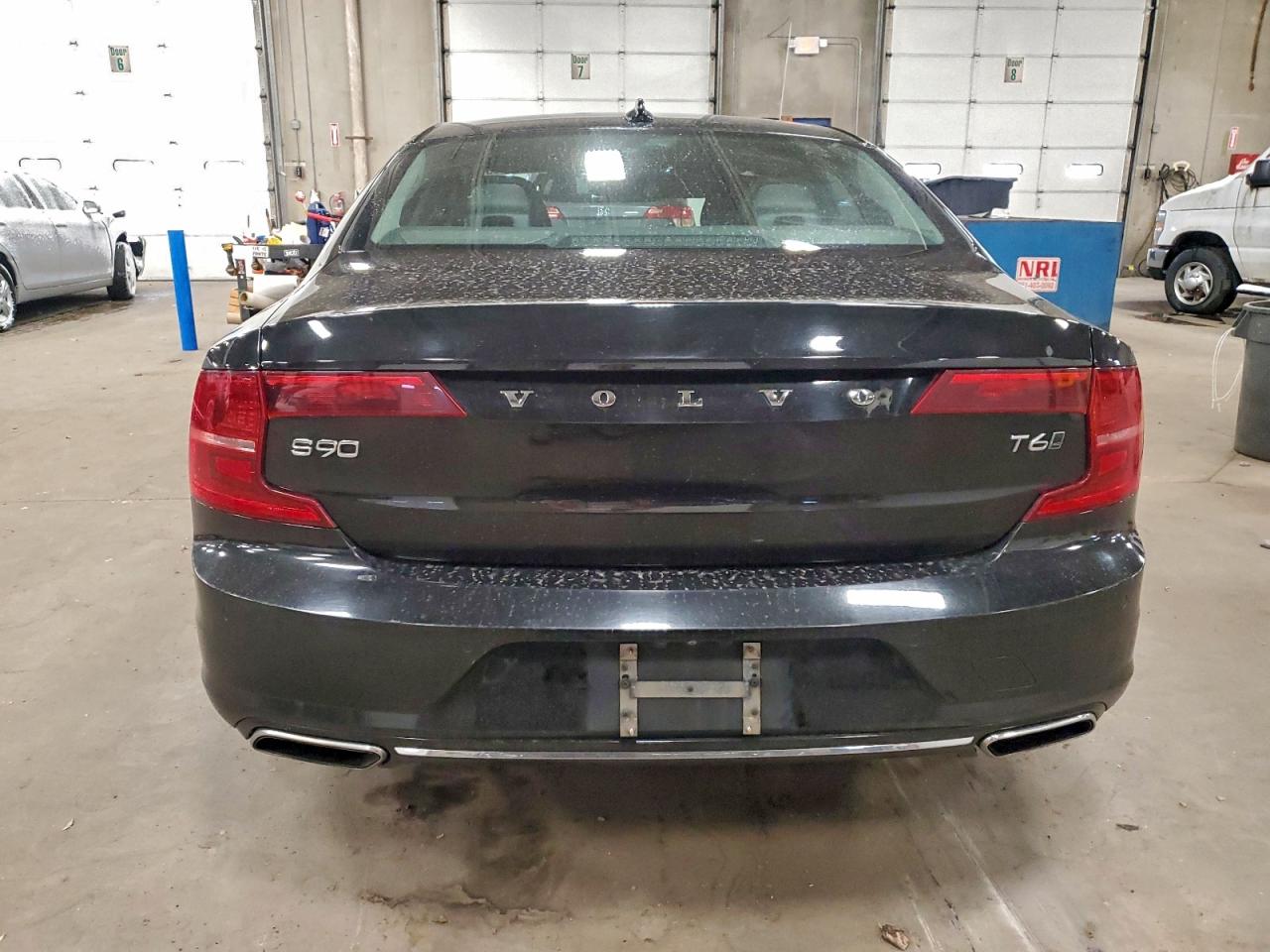 2017 Volvo S90 T6 Momentum VIN: YV1A22MK6H1005032 Lot: 93603335