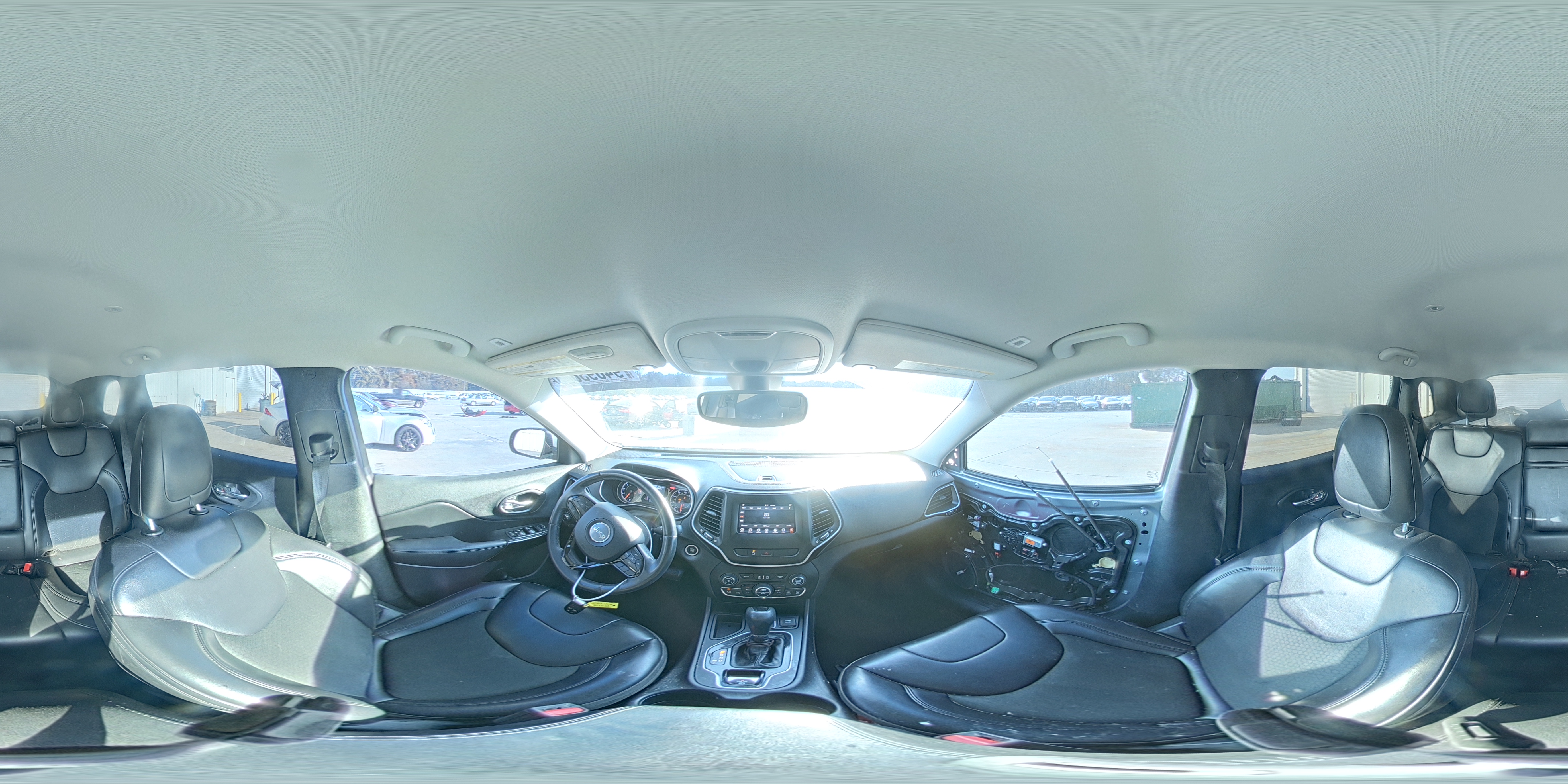 2019 Jeep Cherokee Latitude Plus VIN: 1C4PJLLX5KD373410 Lot: 94093685