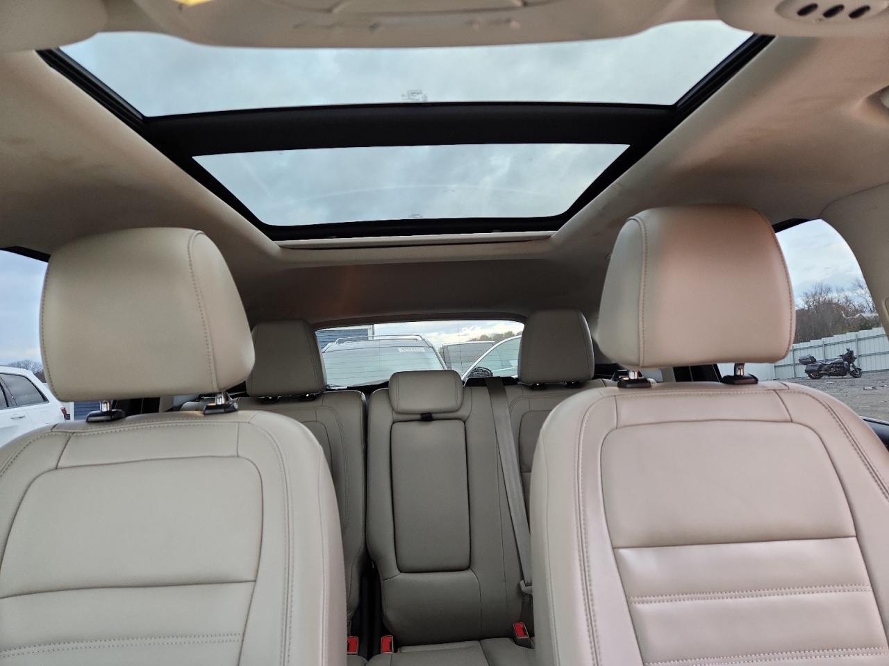 2017 Ford Escape Titanium VIN: 1FMCU9JD4HUC91674 Lot: 92889525