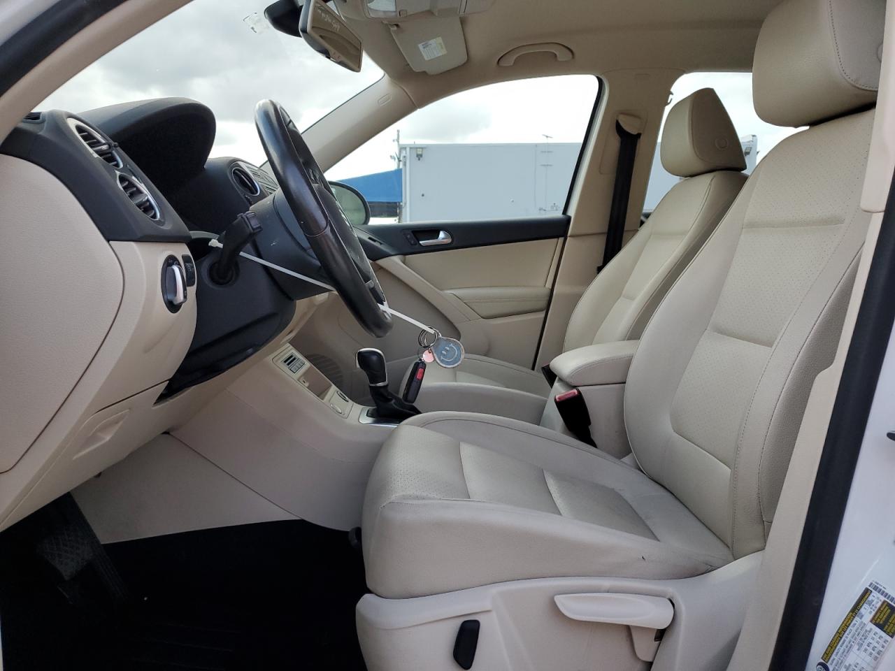 2017 Volkswagen Tiguan S VIN: WVGAV7AX4HK028499 Lot: 91109645