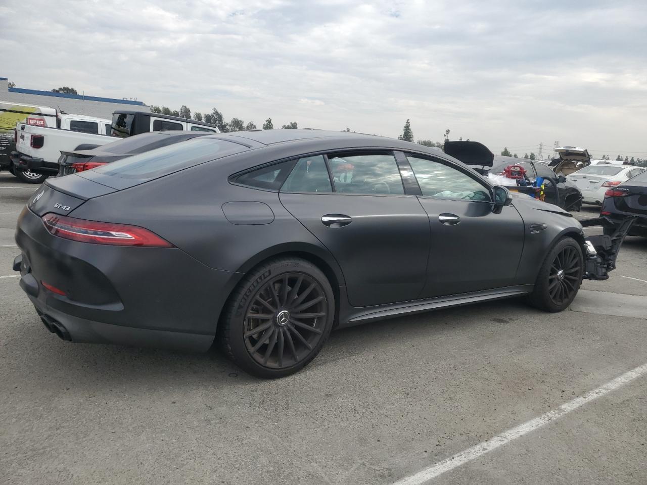 Фото: W1K7X5KB0MA039120