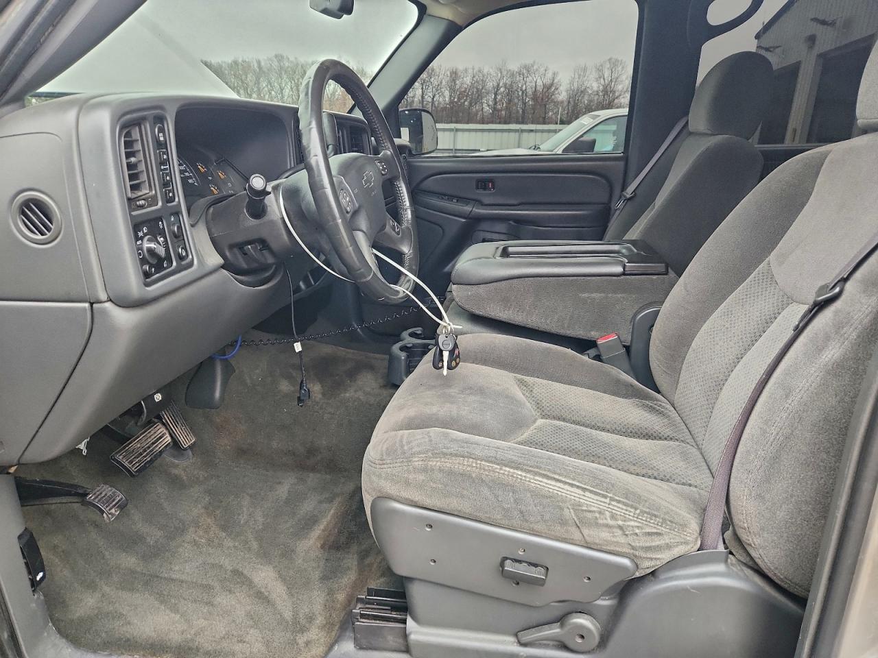 2005 Chevrolet Silverado K1500 VIN: 2GCEK13T551139306 Lot: 93855995