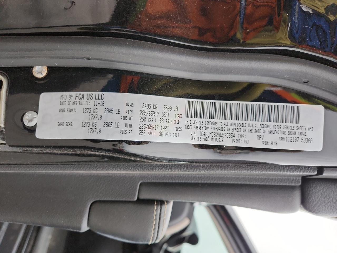 2017 Jeep Cherokee Latitude VIN: 1C4PJMCS2HW575354 Lot: 92752135