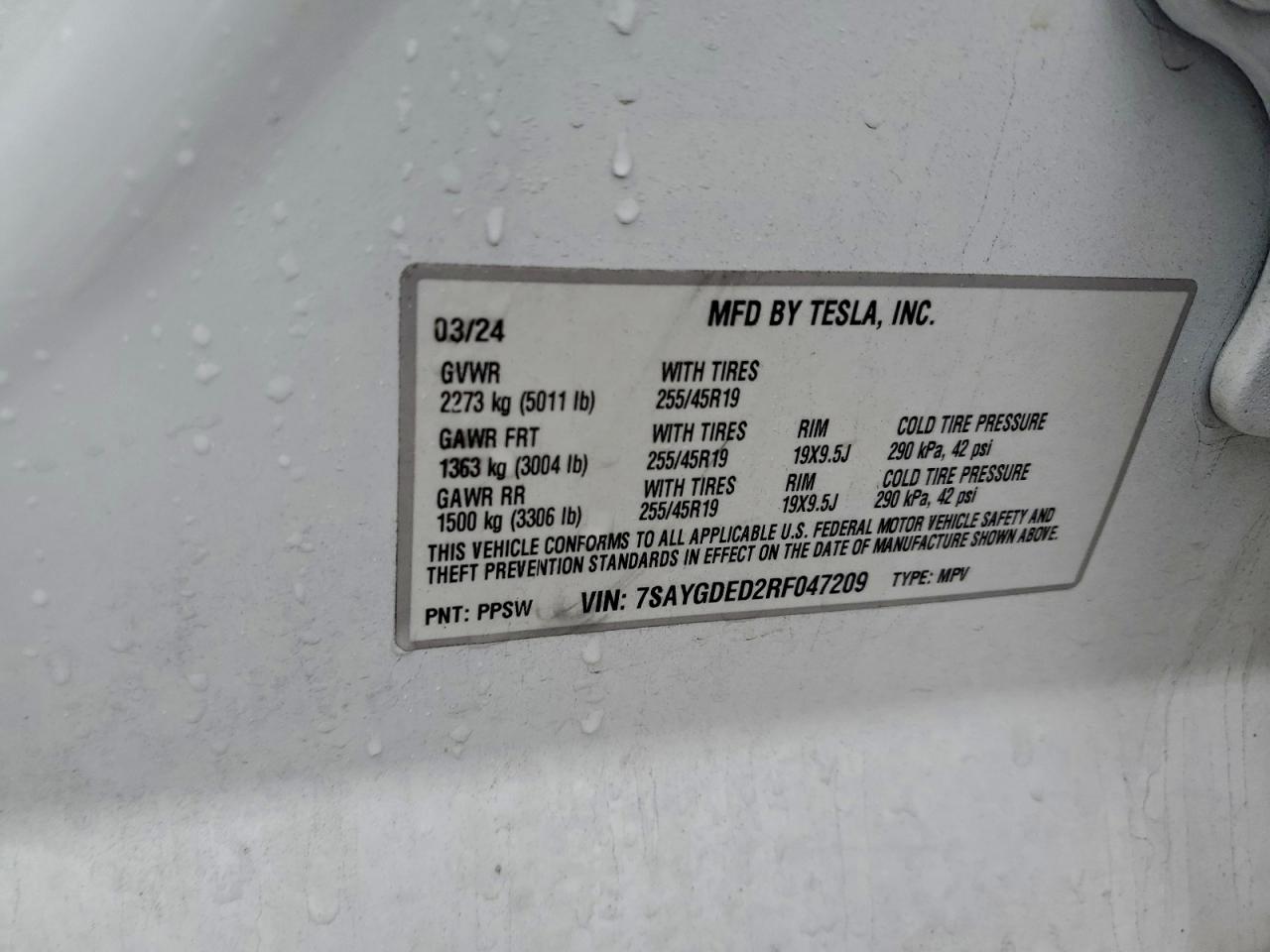2024 Tesla Model Y VIN: 7SAYGDED2RF047209 Lot: 94340135