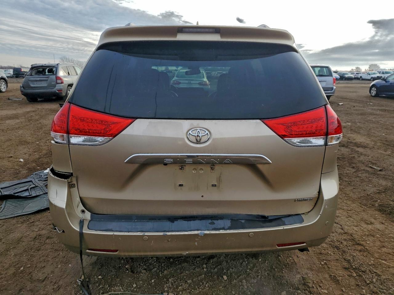 2011 Toyota Sienna Xle VIN: 5TDYK3DC4BS021419 Lot: 94089845