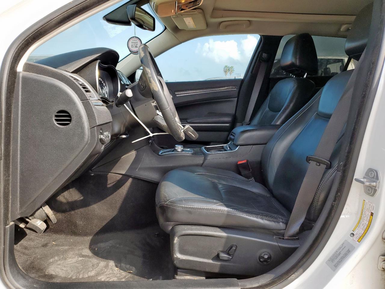 2015 Chrysler 300 Limited VIN: 2C3CCAAG5FH904327 Lot: 93084295