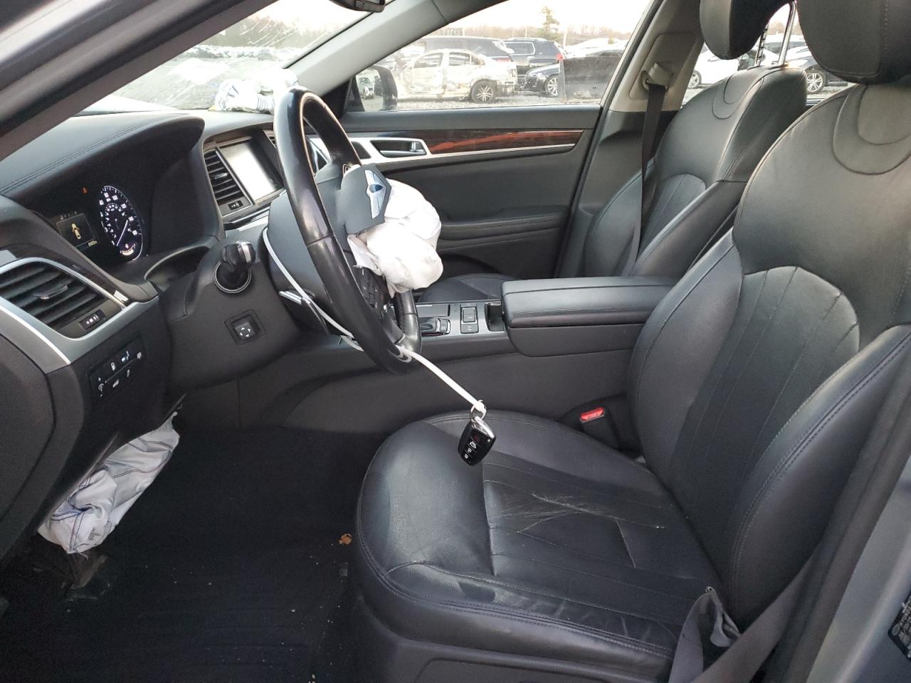 2016 Hyundai Genesis 3.8L VIN: KMHGN4JE1GU118610 Lot: 92742045