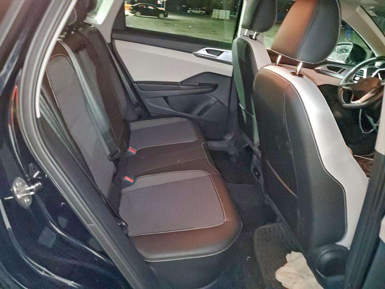 2025 Volkswagen Taos Se VIN: 011782 Lot: 94814775