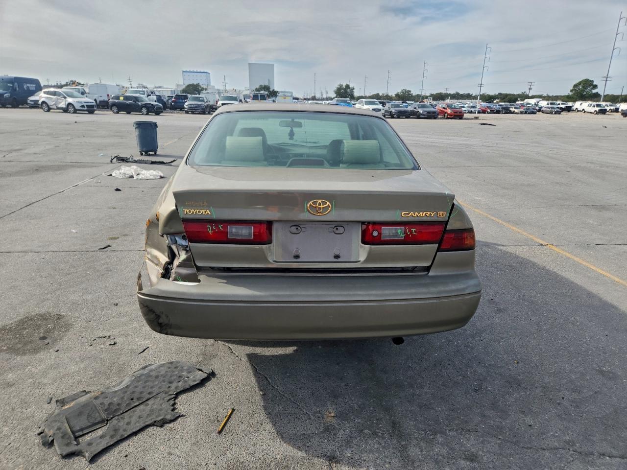 1999 Toyota Camry Le VIN: JT2BG22KXX0283752 Lot: 92368895