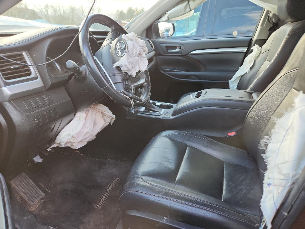 2015 Toyota Highlander Xle VIN: 5TDJKRFH7FS077339 Lot: 92456015