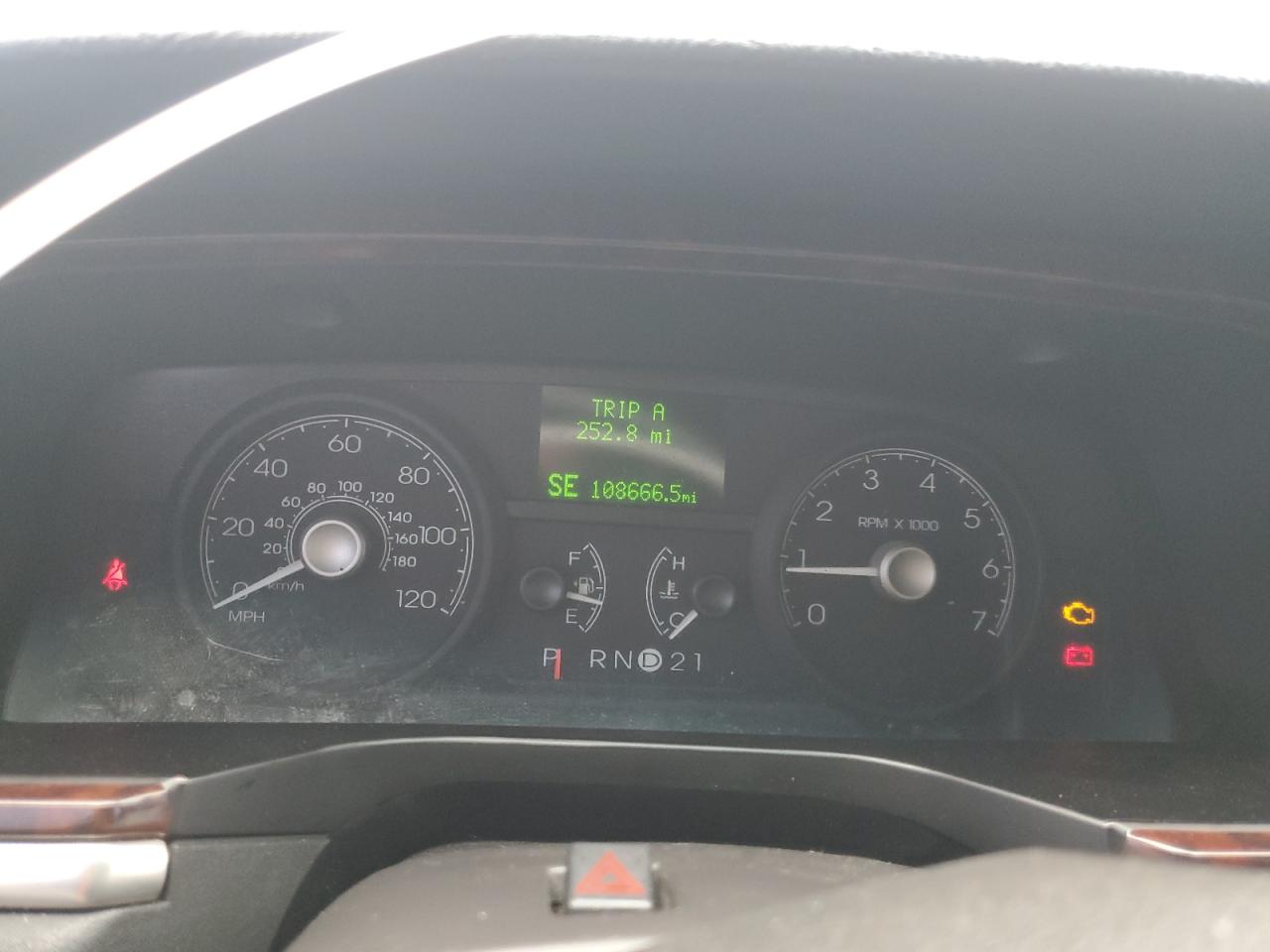 2006 Lincoln Town Car Executive VIN: 1L1FM88WX6Y630606 Lot: 93103135