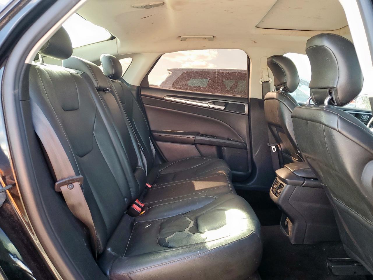 2014 Ford Fusion Titanium VIN: 3FA6P0K98ER330905 Lot: 92592835