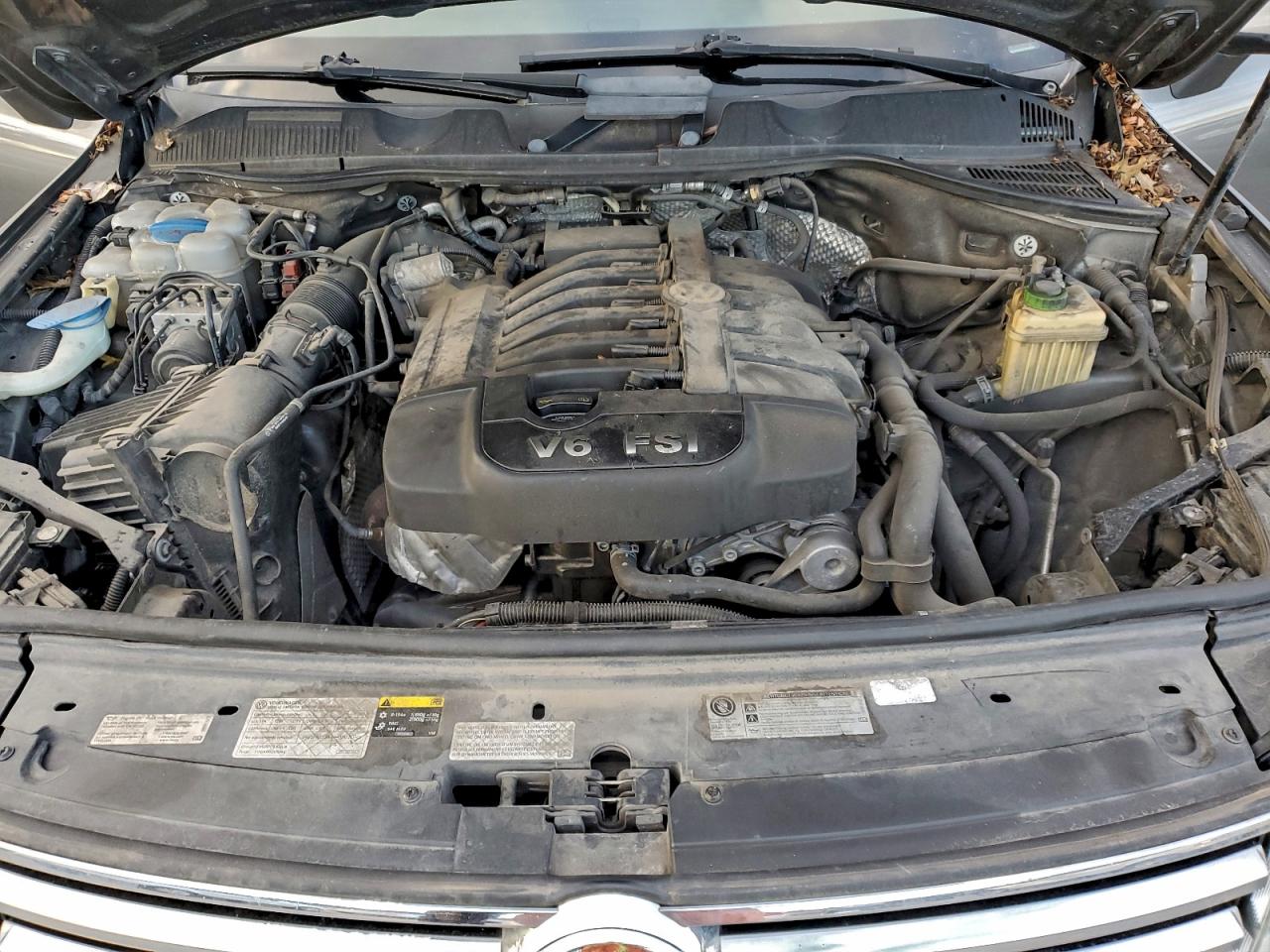 2015 Volkswagen Touareg V6 VIN: WVGEF9BP3FD004995 Lot: 94332835