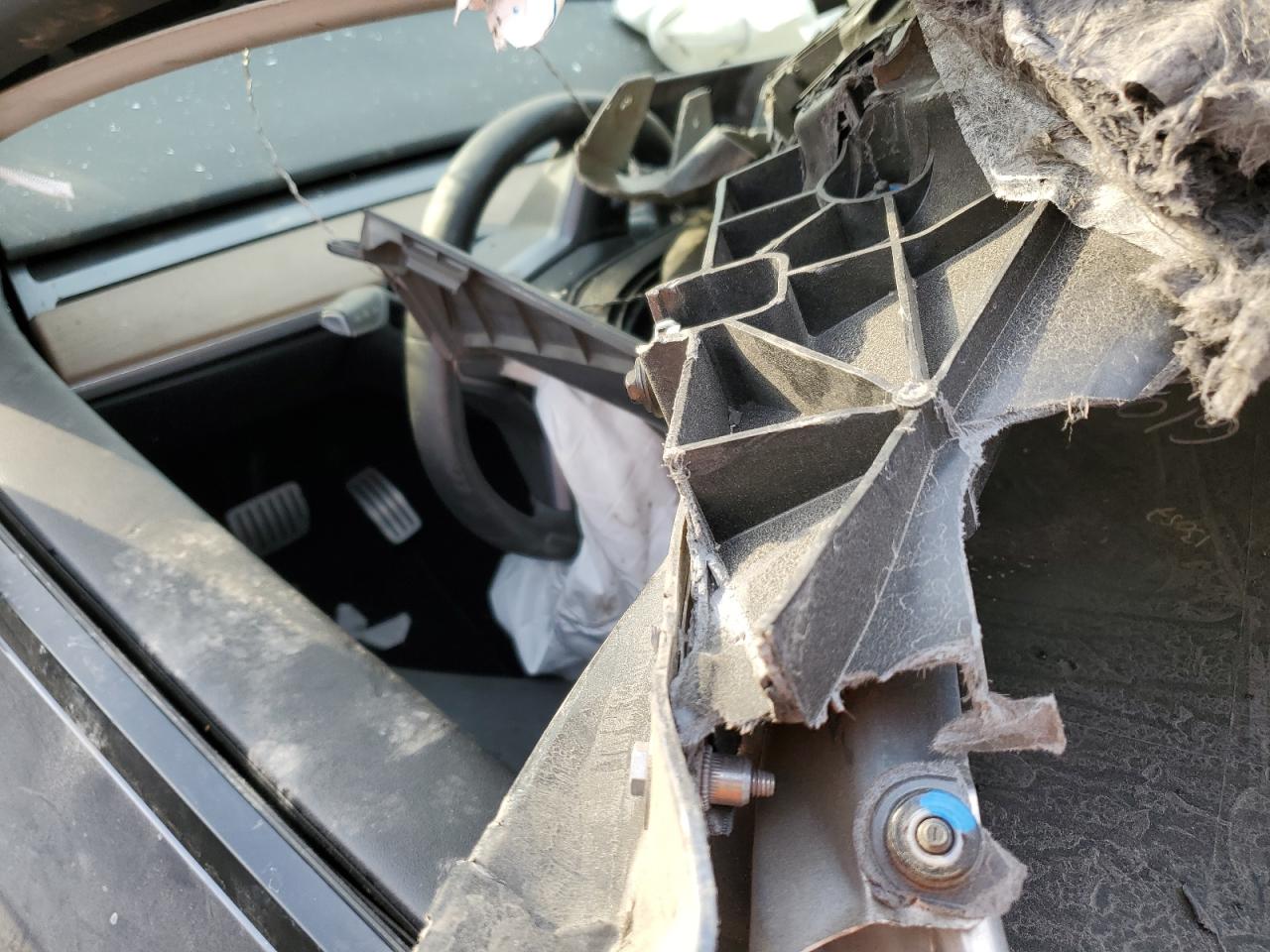 2023 Tesla Model Y VIN: 7SAYGDEFXPF813749 Lot: 92217245