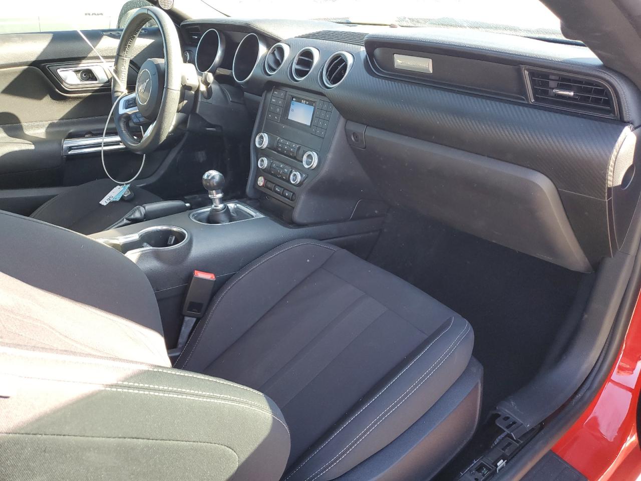 2019 Ford Mustang VIN: 1FA6P8THXK5199401 Lot: 92654205