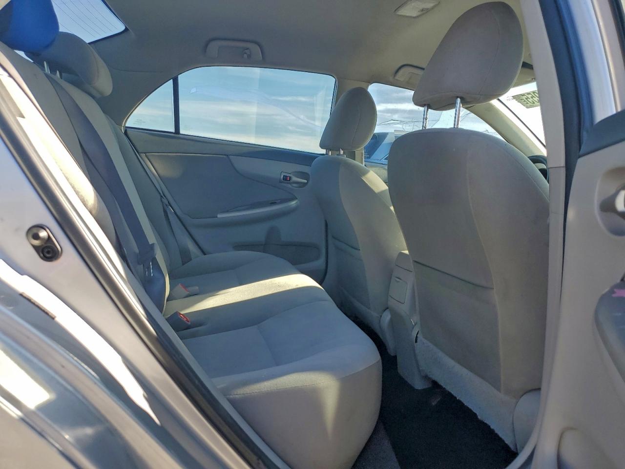 2010 Toyota Corolla Base VIN: 2T1BU4EE6AC472655 Lot: 94579955