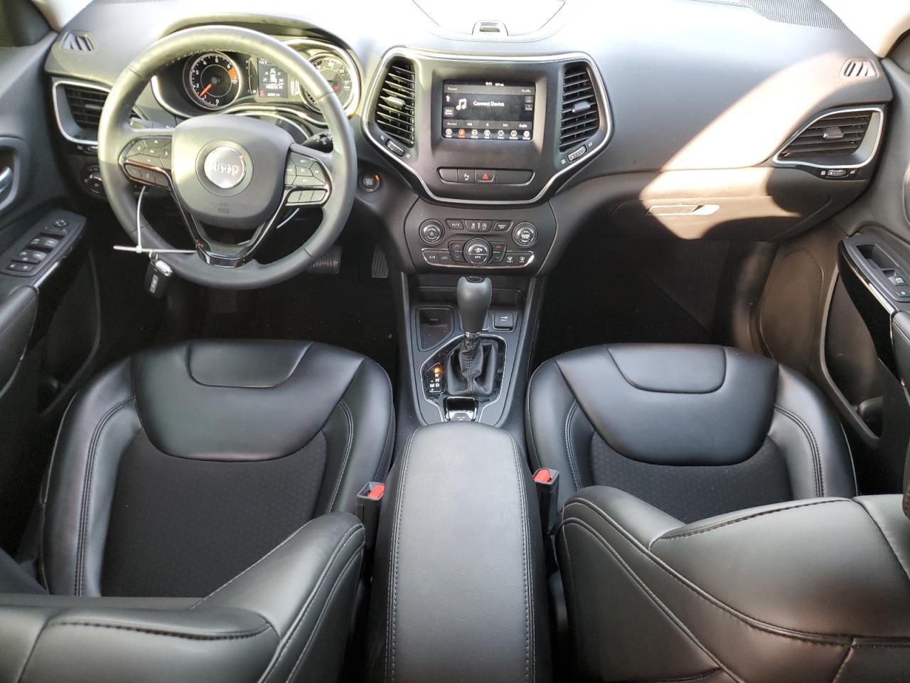 2019 Jeep Cherokee Latitude Plus VIN: 1C4PJLLB0KD369978 Lot: 92130525