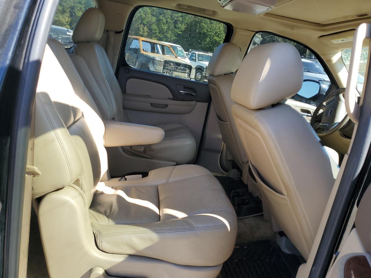 2011 GMC Yukon Xl C1500 Slt VIN: 1GKS1KE07BR310501 Lot: 90482575