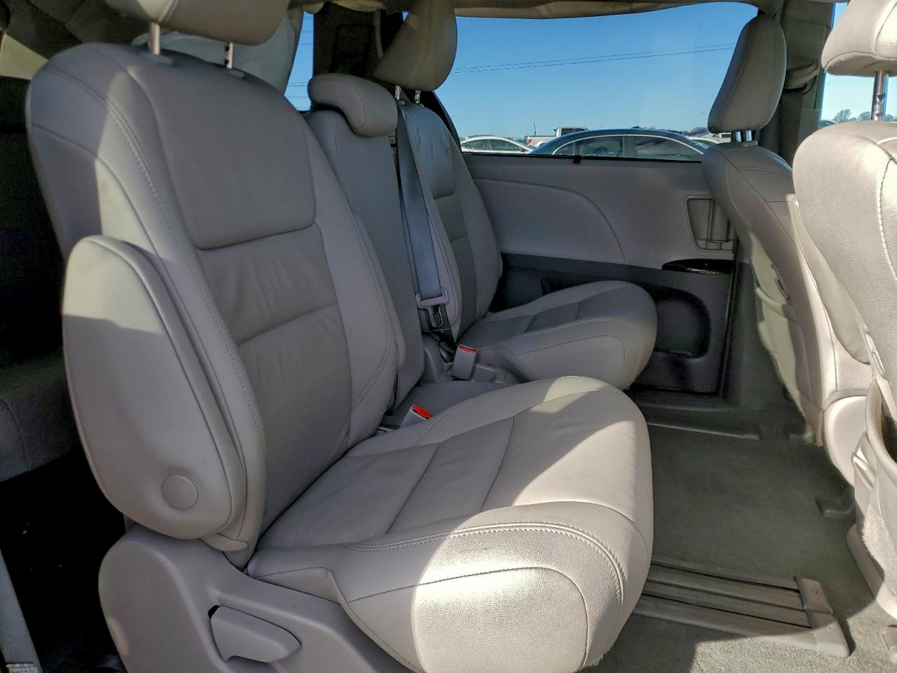 2019 Toyota Sienna Xle VIN: 5TDYZ3DC4KS984042 Lot: 94069745