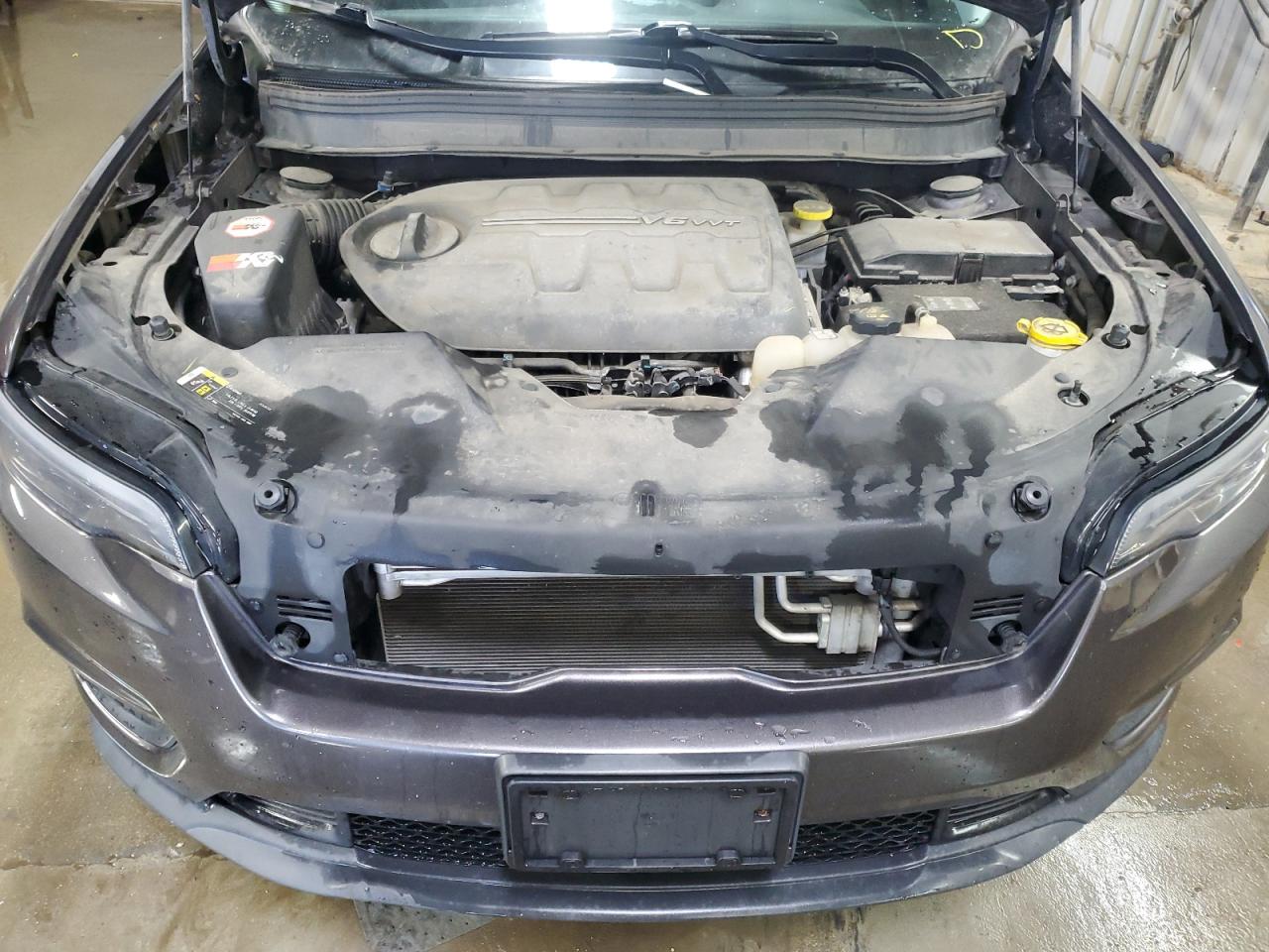 2019 Jeep Cherokee Latitude Plus VIN: 1C4PJMLX4KD239008 Lot: 92348705