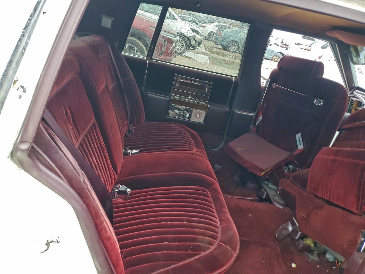 1989 Cadillac Brougham VIN: 1G6DW51Y7KR702271 Lot: 94234935