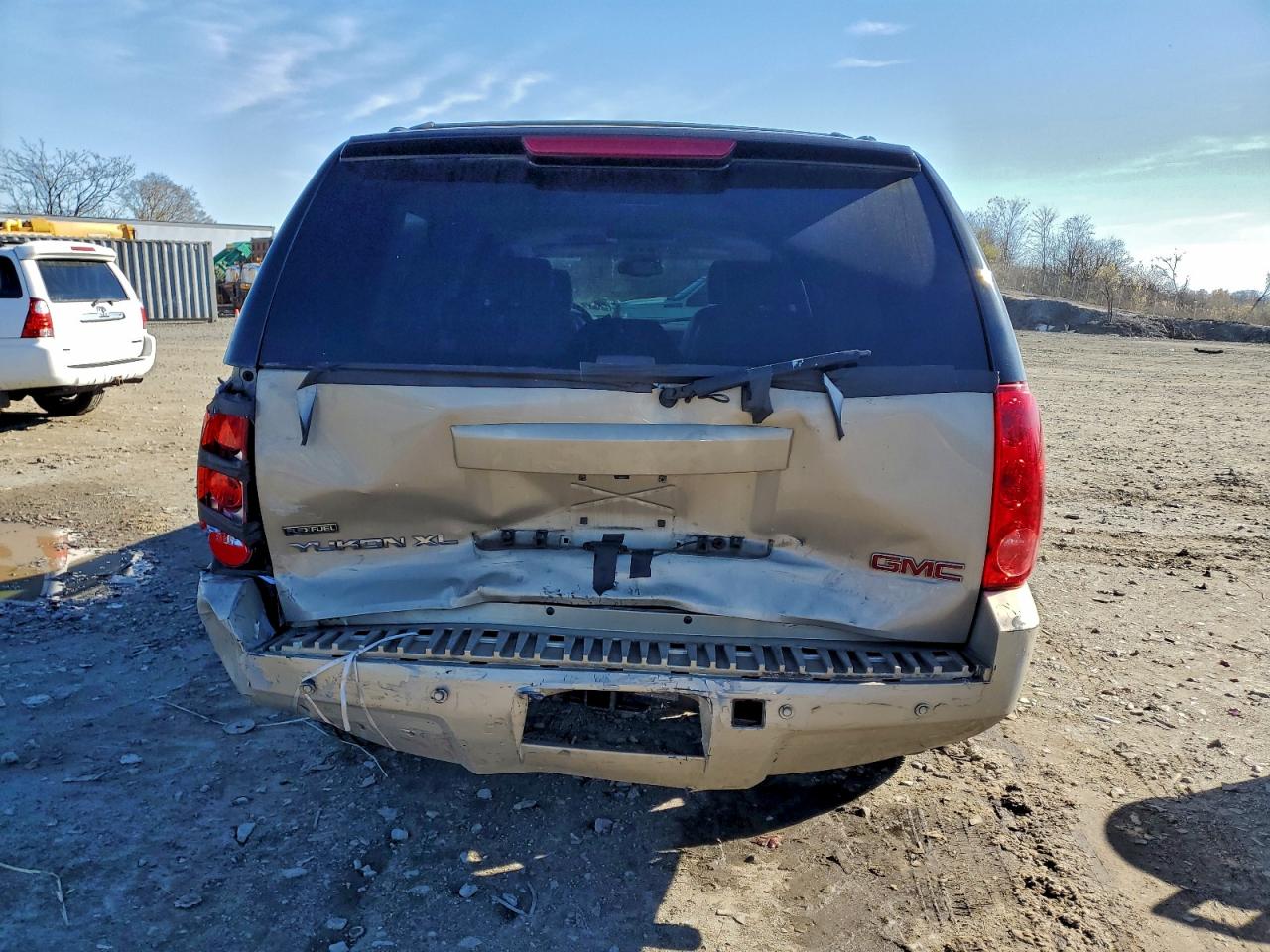 2007 GMC Yukon Xl K1500 VIN: 1GKFK16357J386404 Lot: 92977095