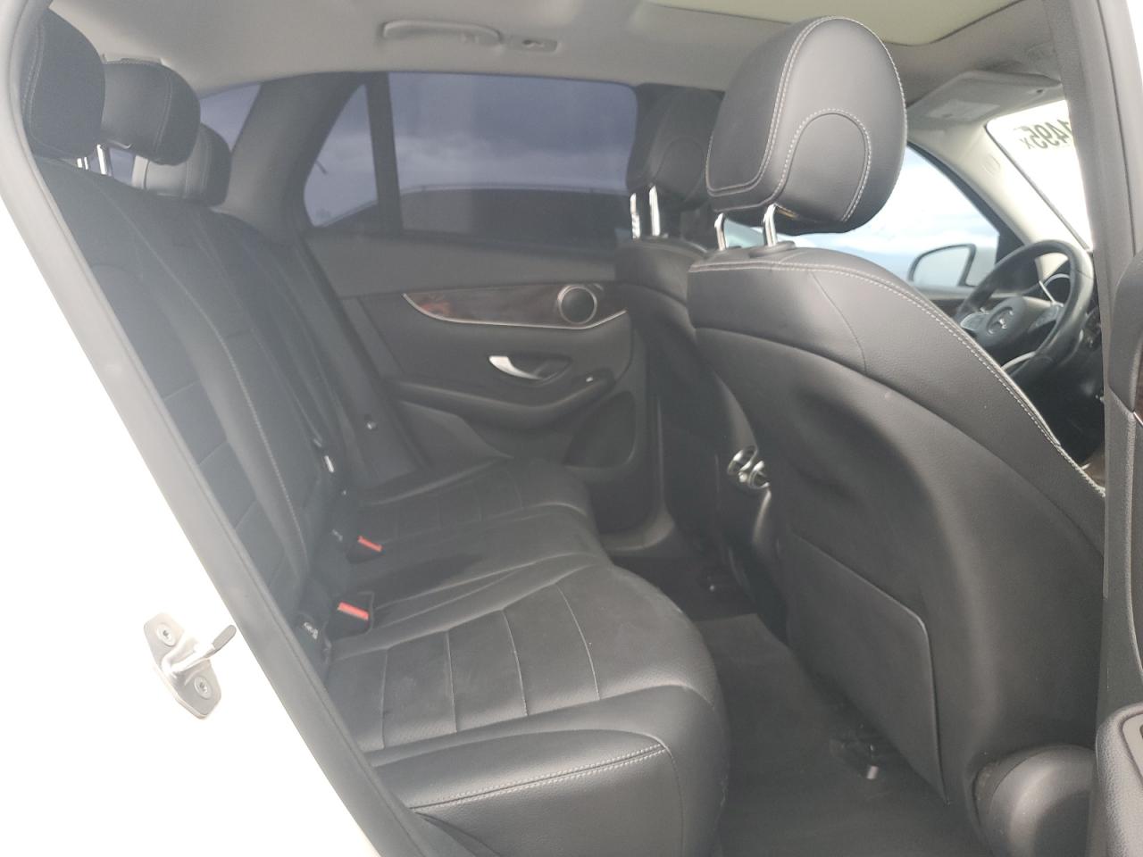 Фото: WDC0G4JB0HF203721