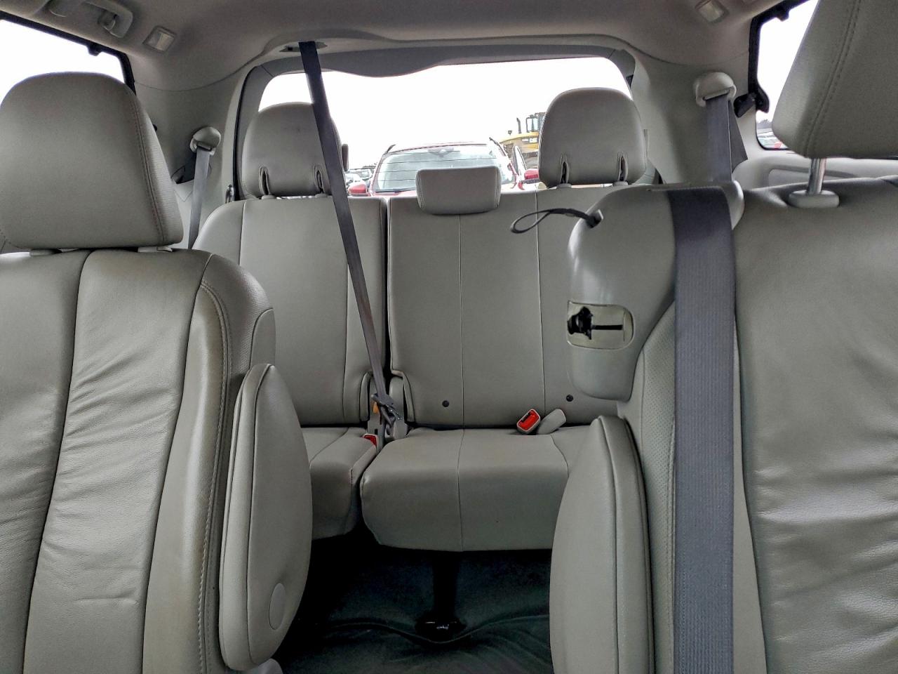 2012 Toyota Sienna Xle VIN: 5TDYK3DCXCS189745 Lot: 93696885