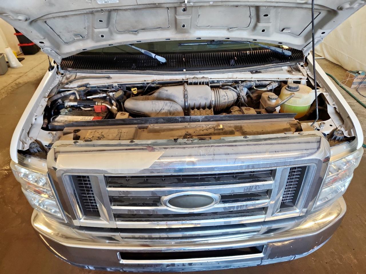 2014 Ford Econoline E350 Super Duty Wagon VIN: 1FBNE3BL2EDB21164 Lot: 92696415