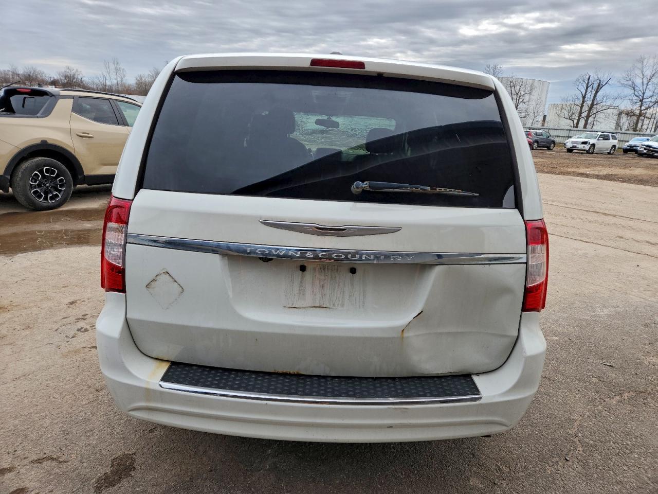 2015 Chrysler Town & Country Touring VIN: 2C4RC1BG4FR572248 Lot: 93824215