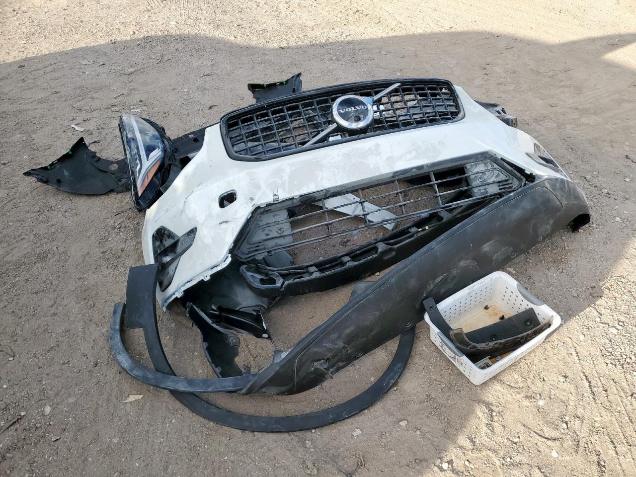 2025 Volvo Xc40 Plus VIN: YV4L12UCXS2598323 Lot: 92297285