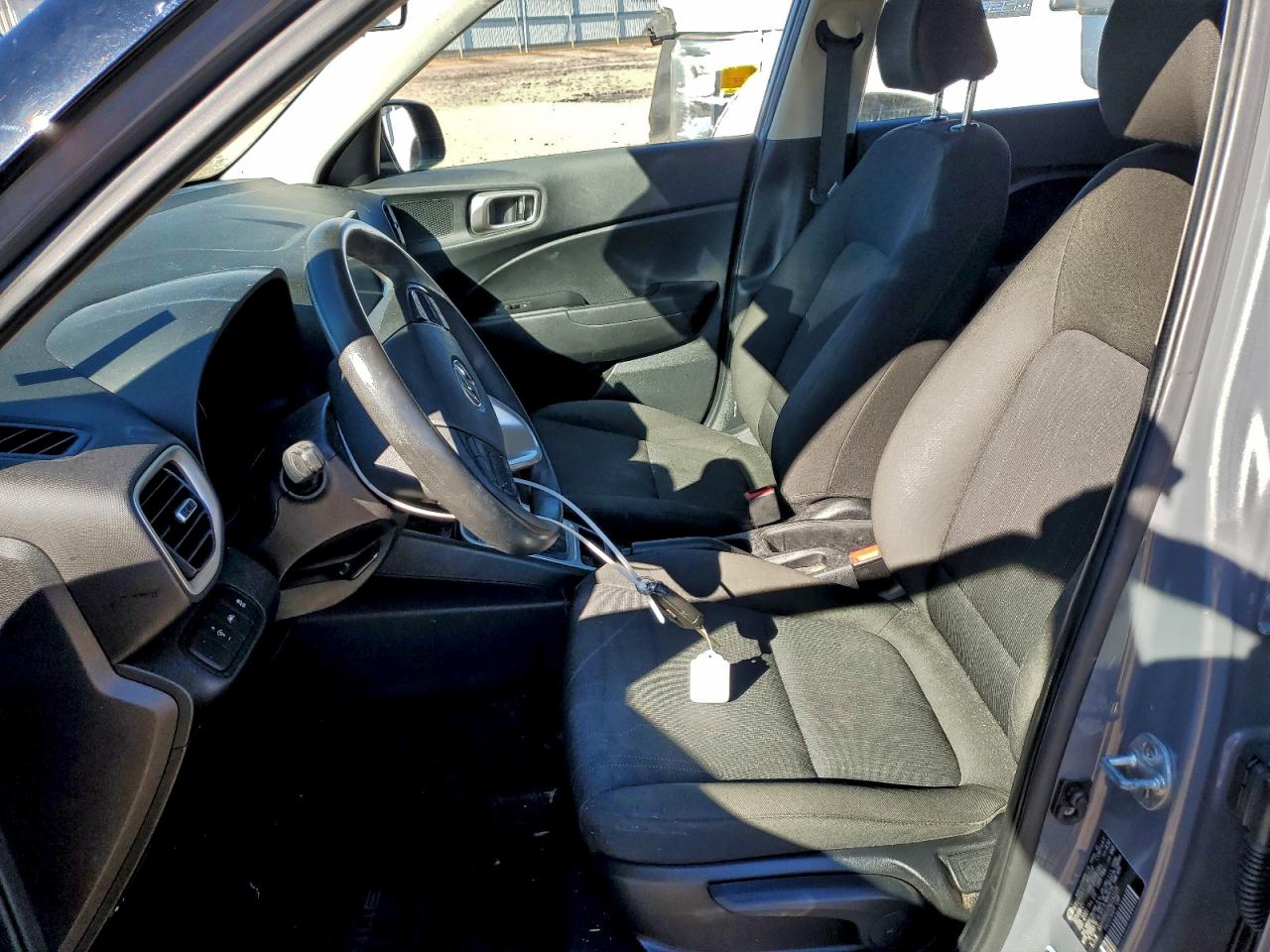 2022 Hyundai Venue Se VIN: KMHRB8A32NU142225 Lot: 93469845